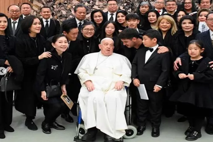 Paus Fransiskus disebut oleh dokter memiliki ketahanan yang luar biasa.  (cybertokoh)