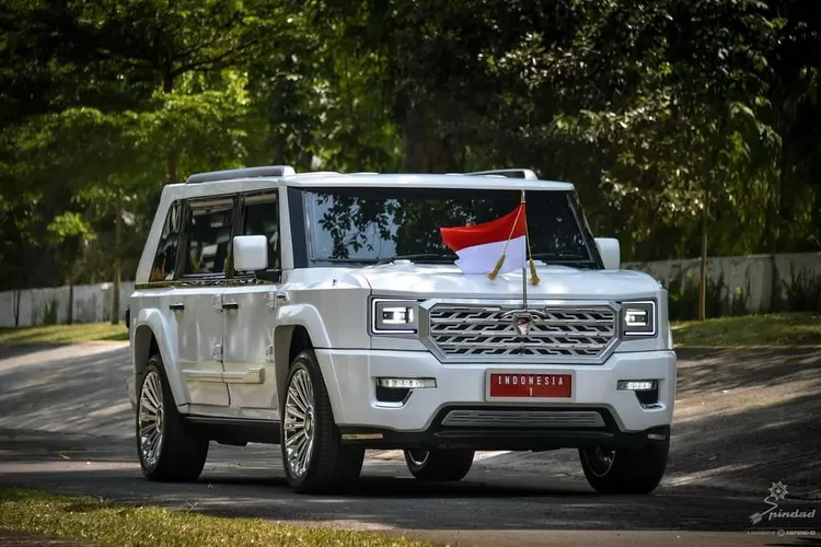 MV3 Garuda Limousine, kendaraan terbaru produksi industri pertahanan dalam negeri PT Pindad khusus untuk Presiden RI Prabowo Subianto. (Instagram @pt_pindad)
