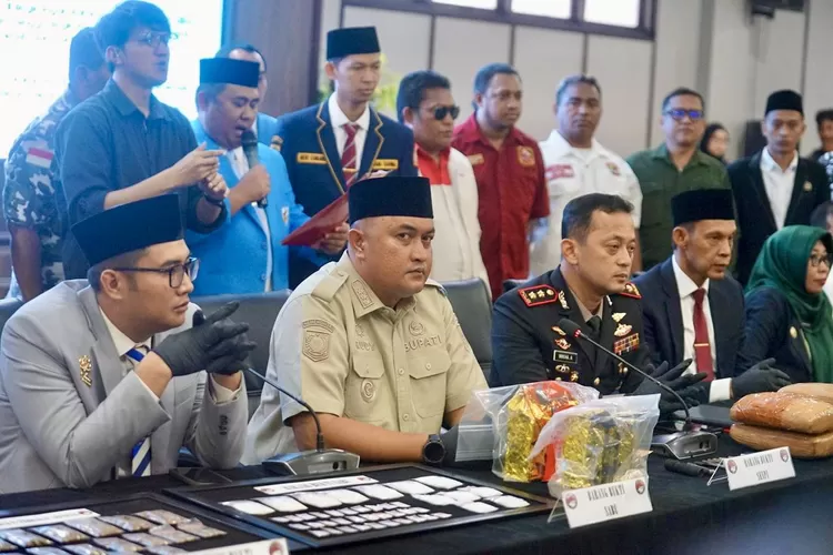 Konferensi pers pengungkapan kasus peredaran narkoba di Polres Bogor, Selasa, 28 Oktober 2025. (Arifin - metrobogor.com)