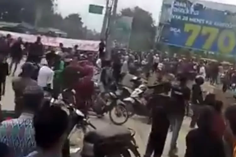 Pasca amuk massa di Teluk Naga Tangerang sebanyak 18 orang diamankan polisi karena aksi penyerangan terhadap petugas keamanan. (Budi Antara)