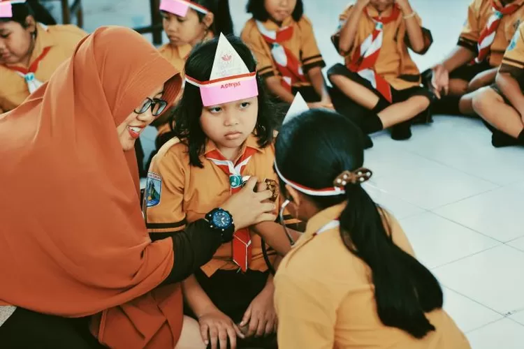 apakah tahapan yang dilakukan guru sudah sesuai dengan penerapan pendekatan culturally responsive teaching di kelas? mengapa? (Unsplash/Husniati Salma)