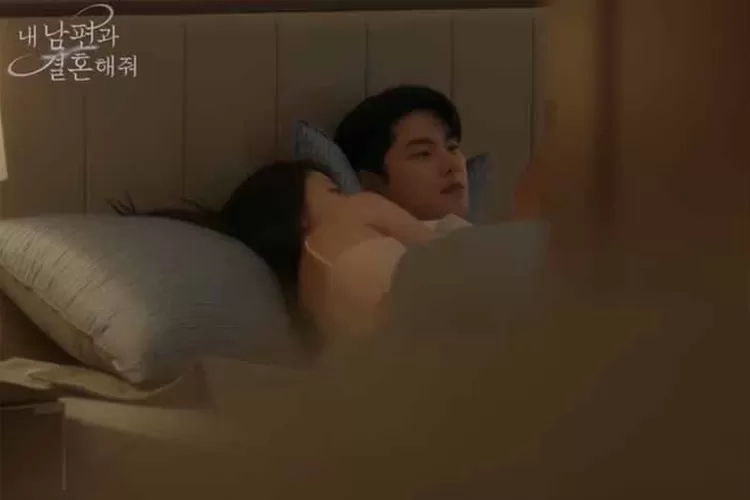 Sinopsis Marry My Husband Episode 2 Ji-Hyuk berbicara dan mengajak ji-won bertemu saat akhir pekan di atas rooftop perusahaan (YouTube  VLENDING 블렌딩)