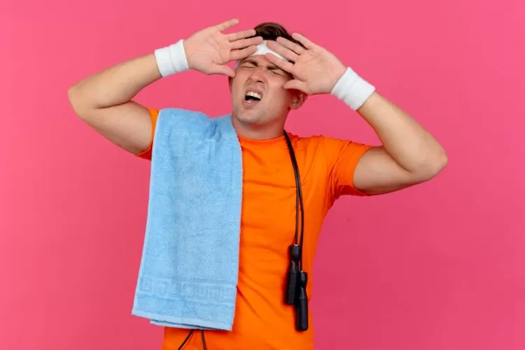 Mengapa bila kita berada dalam kondisi yang panas tubuh mengeluarkan banyak keringat, sangat berbeda ketika kita berada pada tempat dengan suhu dingin (Freepik.com/stockking)