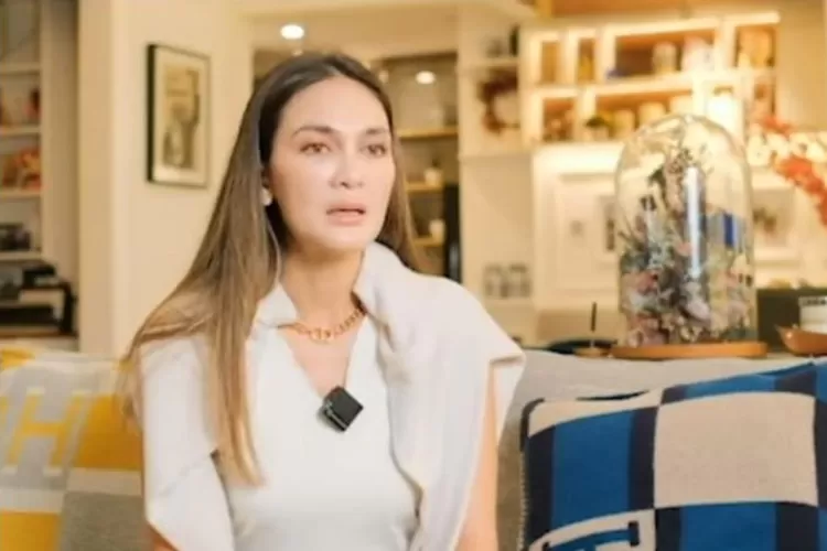 Momen Luna Maya menceritakan program pembekuan sel telur yang dilakukannya pada tahun 2021.  (Tangkapan layar YouTube Luna Maya)