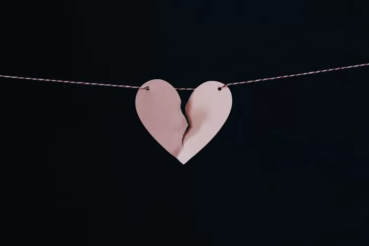 Apa Itu Closure dalam Hubungan? Ternyata Ini yang Bikin Kamu Susah Lupa Mantan! (Unsplash.com @ Kelly Sikkema)