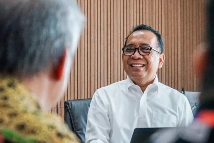 Menteri Koordinator Bidang Pembangunan Manusia dan Kebudayaan (Menko PMK) Pratikno.  ((Instagram.com/@pratikpratikno))