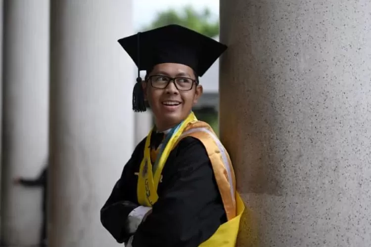 Rizal Galih, Lulus S2 UGM dengan IPK 4.00 dalam Waktu 1 Tahun 10 Bulan (ugm.ac.id)