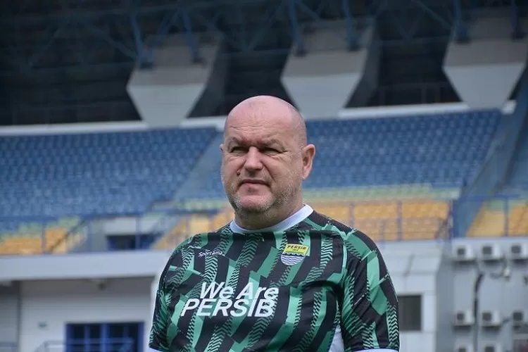 Persib Bandung menanggapi rumor yang menyebut Bojan Hodak dilirik menjadi calon pelatih Timnas Indonesia. ((PERSIB.co.id/Barly Isham))