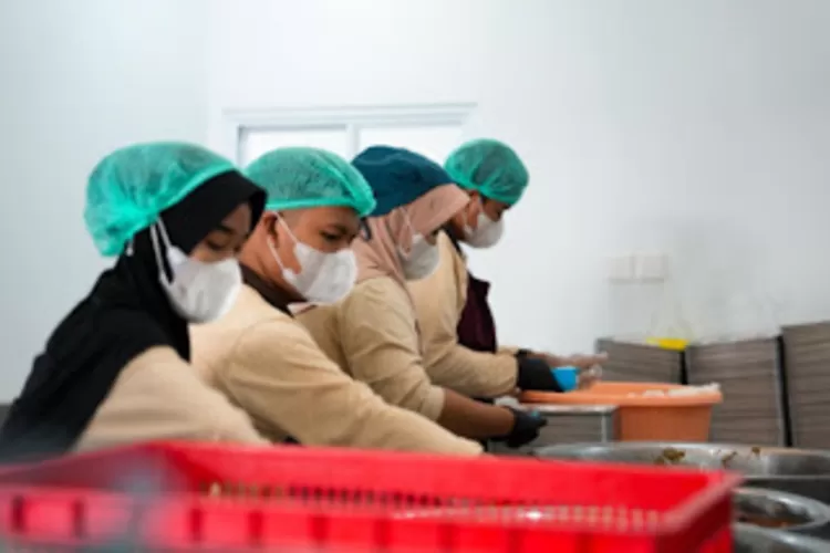 Sertifikasi dapur MBG atau SPPG akan ditangani oleh lembaga resmi termasuk Komite Akreditasi Nasional. (indonesia.go.id)