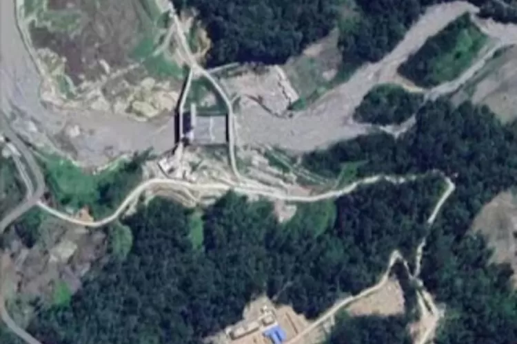 WALHI desak pemerintah segera mencari pihak bertanggung jawab pada banjir dan longsor di Sumatera. (Instagram.com/walhisumut)