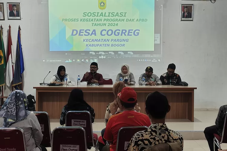 Pengurus KSM Pesantren bersama DInas PUPR Kabupaten Bogor tengah sosialisasi IPAL Domestik. (Jalil/Bogor Times)