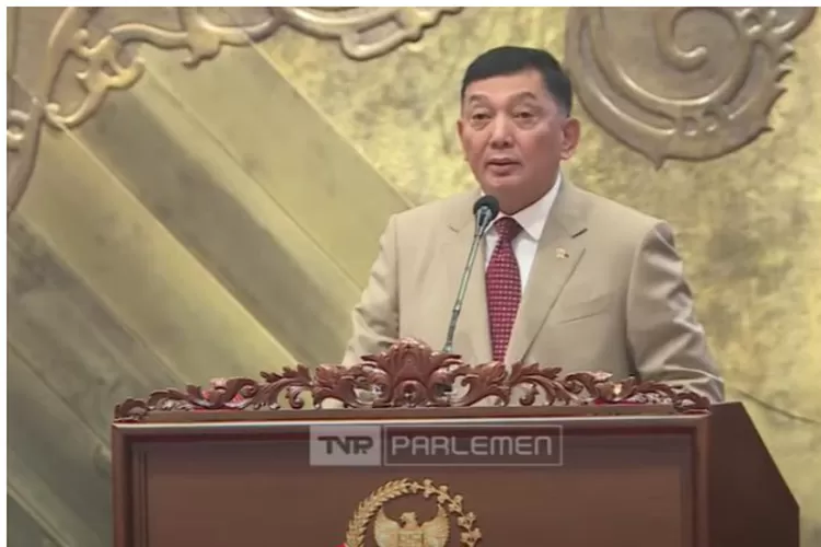 Menteri Pertahanan (Menhan) RI, Sjafrie Sjamsoeddin dalam Rapat Paripurna DPR RI ke-15.  (dok. DPR RI)