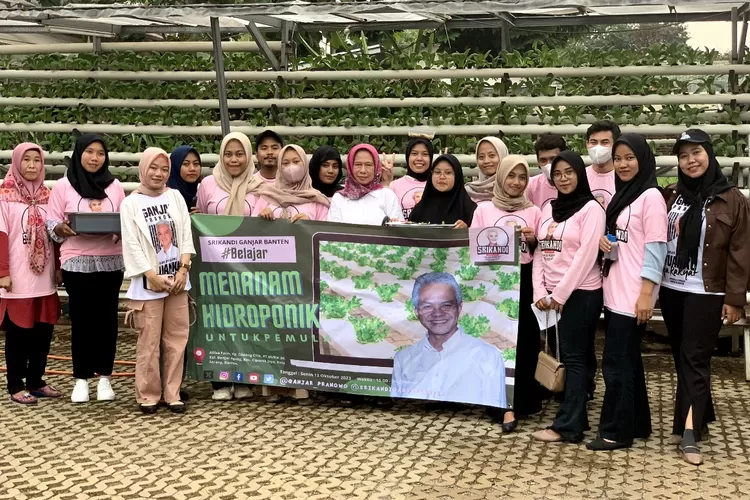 Srikandi Ganjar Banten beri pelatihan menanam hidroponik di Kota Serang (kabarfajar)