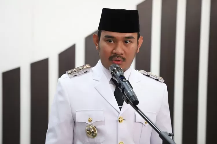 Dari Bupati Termuda hingga OTT KPK, Perjalanan Singkat Ade Kuswara Kunang. (Foto/Pemkab Bekasi.)