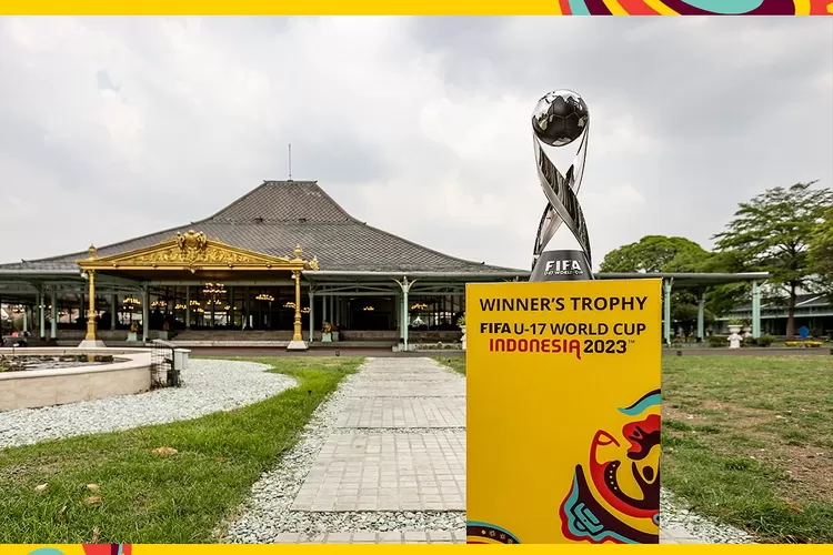 Trofi Tur Piala Dunia U-17 minggu 5 November 2023 digelar di Surakarta, Jawa Tengah, kental dengan nuansa tradisional. (IG@pssi)
