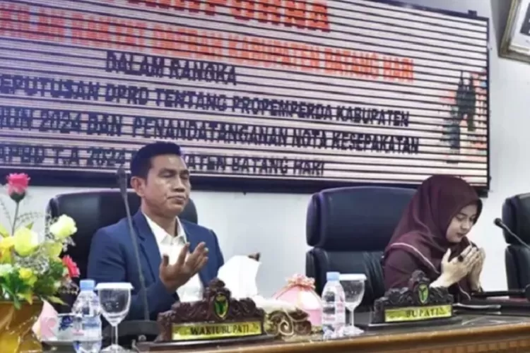 Hadiri Paripurna DPRD, MFA Prioritaskan Menuntaskan Visi Misi Batang Hari Tangguh (Dok. Annnuza)