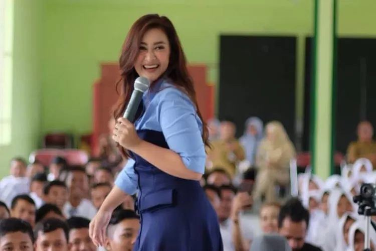 Nafa Urbach (Instagram Nafa Urbach)