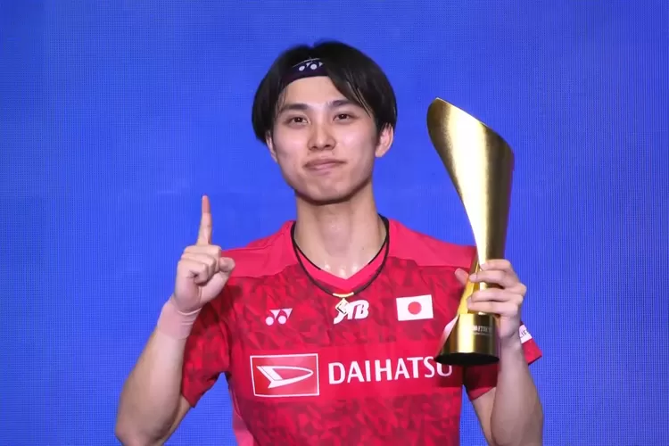 Kodai Naraoka asal jepang menjadi juara tunggal putra China Masters 2023. (Badminton Talk)