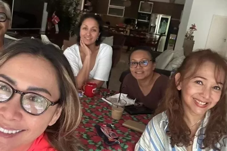 keluarga Kiki Fatmala (instagram @qq_fatmala)