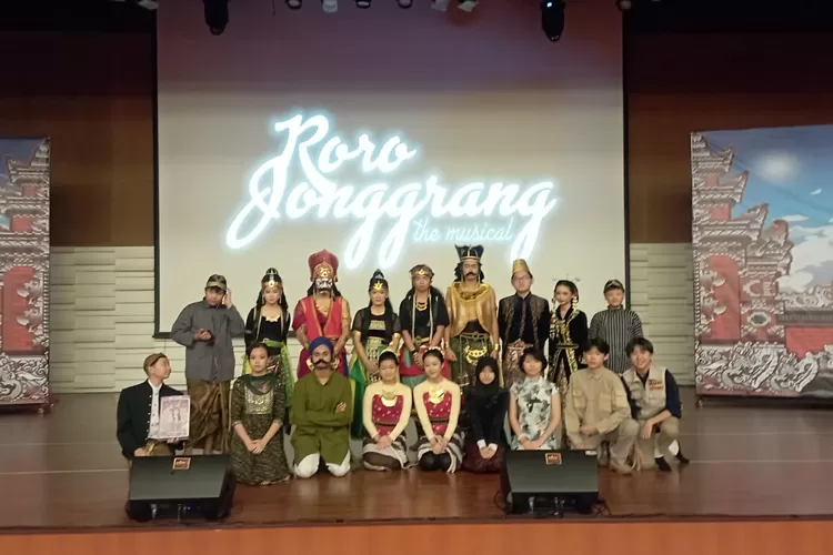 Pertunjukan drama musikal Roro Jongrang di Bunda Mulia School (dokpri)