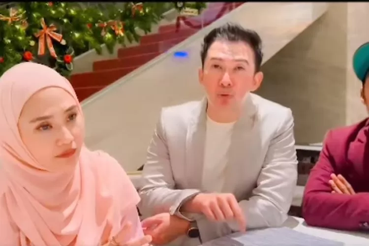 Mandala Shoji Dipaksa Check Out dari Hotel Golden Tulip Pontianak, Koper Rusak Hingga 'Daleman' Sang Istri Dipegang-pegang ( instagram @mandalabadishoji)