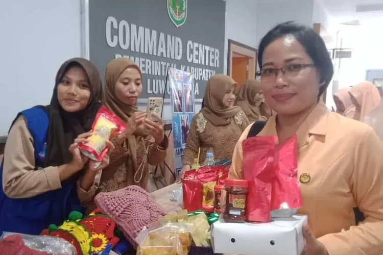 Keripik Labu Milik PIK-R Generik SMAN 4 Luwu Utara Laris Manis di Puncak Peringatan Hari Ibu (Dok. LHR)