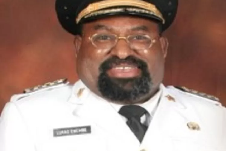 Lukas Enembe (Wikipedia)