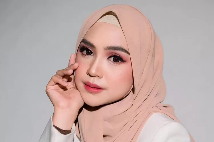 Ria Ricis ( instagram @riaricis1975)