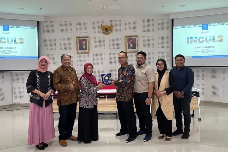 Perwakilan Sasindo UNPAM dan INCULS UGM berfoto bersama (Foto koleksi pribadi)