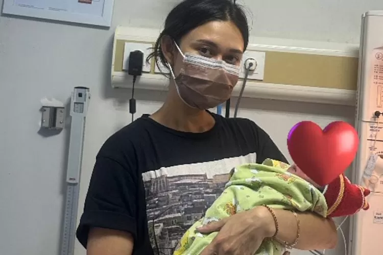 Nana Mirdad Menemukan Bayi ( Instagram @nanamirdad_)