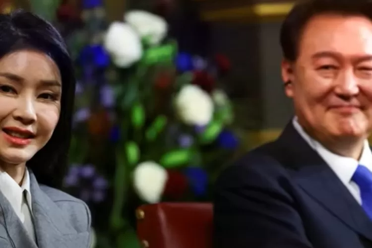 Kim Keon Hee, Ibu negara Korea Selatan dengan Presiden Korea Selatan (Tangkapan Layar You Tube)