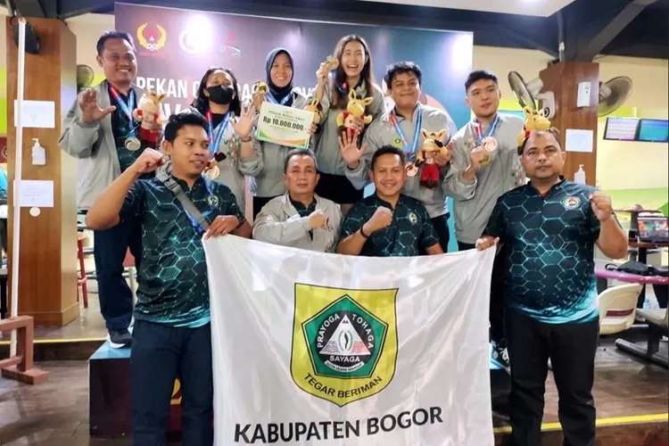 Kenny Puja Nurwati, Atlet Bowling meraih gelar Magister  (klikanggaran)