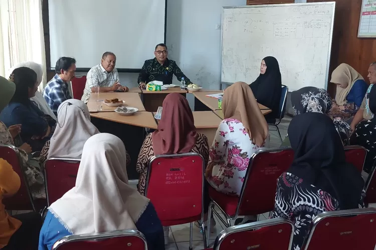 Kadis Dukcapil Luwu Utara Apresiasi Pegawai yang Dinilai Sukses Berikan Pelayanan Jelang Pemilu (Foto Istimewa)