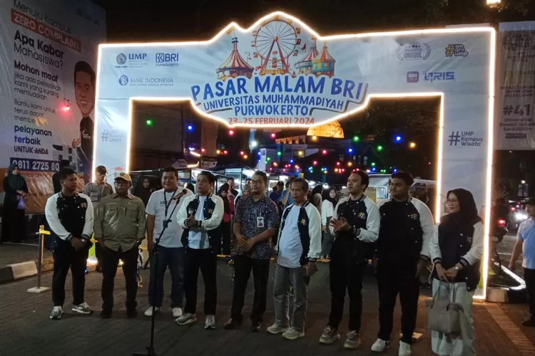 Pembukaan Pasar Malam di Kampus UMP Purwokerto  (Foto: Klikanggaran)