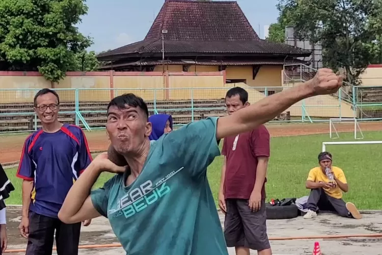 Atlet Disabilitas Banyumas saat beraksi di GOR Satria Purwokerto (Foto: Klikanggaran)