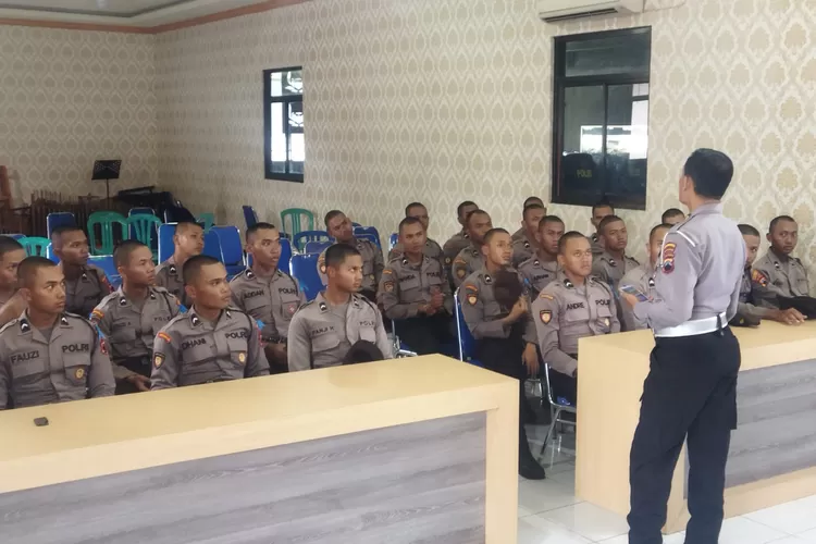 Satlantas Polresta Banyumas Gelar Sosialisasi Keselamatan Berlalu lintas dan Safety Riding Untuk Bintara Remaja (Foto: Istimewa)