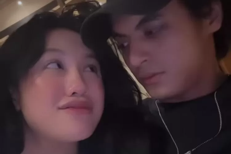 Lolly dan Vadel Badjideh (Instagram @1a.auraa)