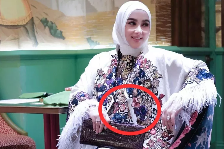 Syahrini dikabarkan hamil  (Instagram @princesyahrini)