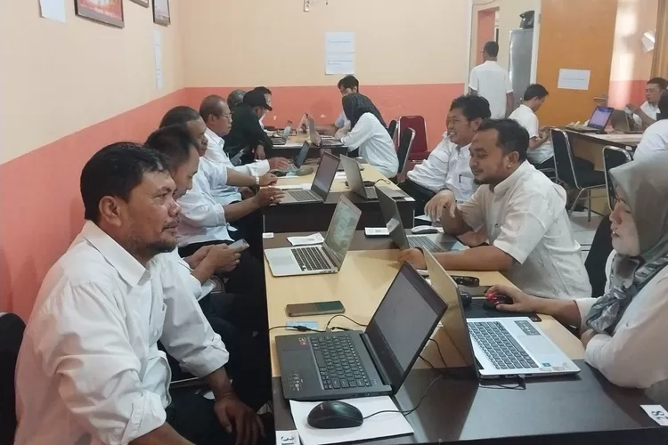 Badan Pengawas Pemilu (Bawaslu) Kabupaten Banyumas melaksanakan rangkaian tahapan pembentukan Panitia Pengawas Pemilu (Panwaslucam) untuk Pemilihan Kepala Daerah (Pilkada) serentak tahun 2024. (klikanggaran)