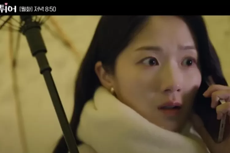  Link nonton dan bocoran drama Korea Lovely Runner episode 8 dengan subtitle bahasa Indonesia yang tayang 30 April 2024 di tvN dan VIU  (Tangkapan layar Youtube TvN Drama)