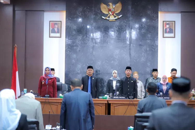 Fitriany Farhas AP. S.Sos., M.Si. Pejabat (Pj) Bupati Nagan Raya, menyampaikan Laporan Keterangan Pertanggungjawaban (LKPJ) Bupati Nagan Raya Tahun 2023 (klikanggaran)