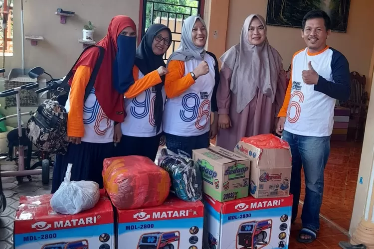 Atasi Masalah Listrik, IKA PMDS Angkatan 1996 Sumbang Genset di Wilayah Terdampak Bencana Luwu (Dok. Istimewa)