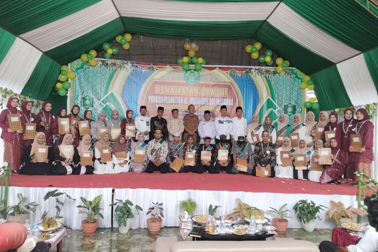Meriah, Penamatan 81 Santri Ponpes Al-Mujahidin DDI Masamba di Luwu Utara (DOk. LHR)