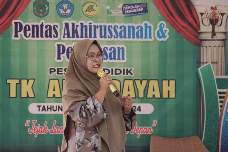 Wahyuni Hamarong; Terima Kasih, Sudah Menitip Anak-anaknya Sekolah di TK Al Hidayah Masamba (Dok. LHR)