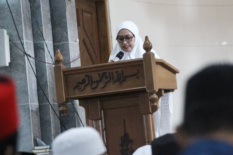 Bupati Indah Putri Indriani turut mendoakan 241 jemaah calon haji (JCH) asal Luwu Utara yang saat ini tengah menjalani ibadah haji di tanah suci, Mekkah, Arab Saudi. (LHr)