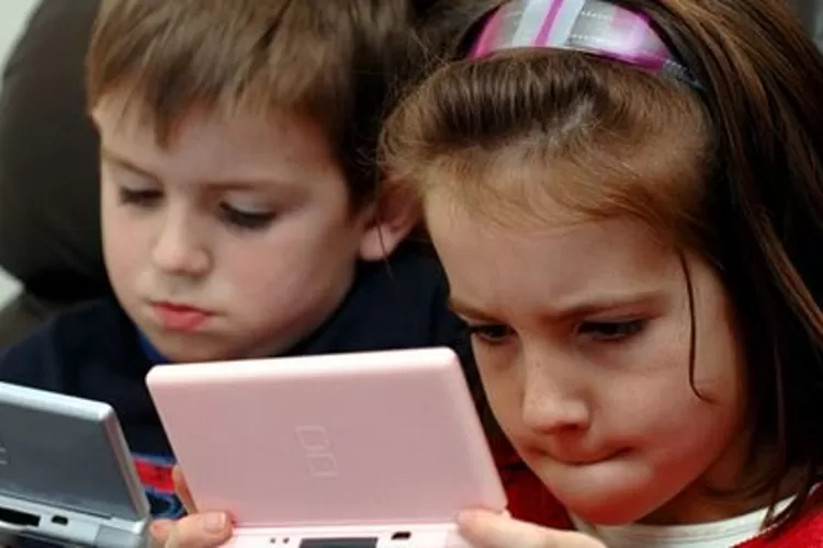 Pemda Lutra Keluarkan Edaran Larangan Bermain Game Daring di Lingkungan Sekolah (Dok. Istimewa)