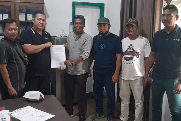 DPC AWI Kabupaten Batang Hari Terima SKT dari Bakesbangpol&nbsp; (Dok. Annuza)