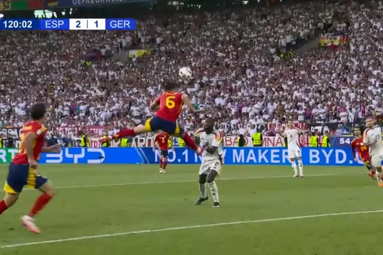 Alih-alih mencapai final, Die Mannschaft, sebutan Jerman, malah tersingkir lebih awal di babak perempat final. Jerman takluk 1-2 dari ungggulan lainnya, Spanyol (Tangkapan Layar)