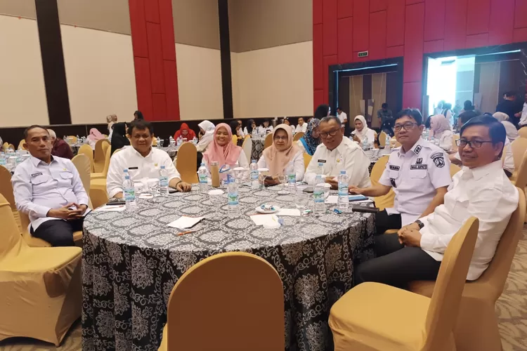 Ketua Tim Percepatan Penurunan Stunting (TPPS) Kabupaten Luwu Utara yang juga Wakil Bupati, Suaib Mansur, turut menghadiri pembukaan Rapat Evaluasi TPPS Tingkat Provinsi Sulawesi Selatan (LHr)