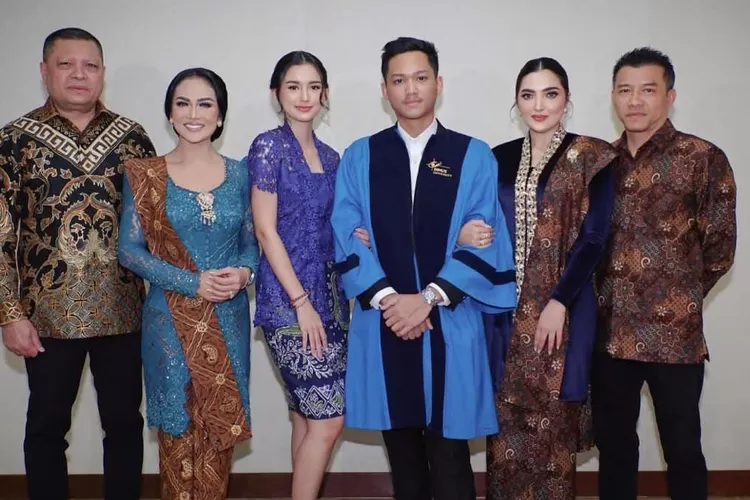 Momen Azriel Wisuda (Instagram @azriel_hermansyah)